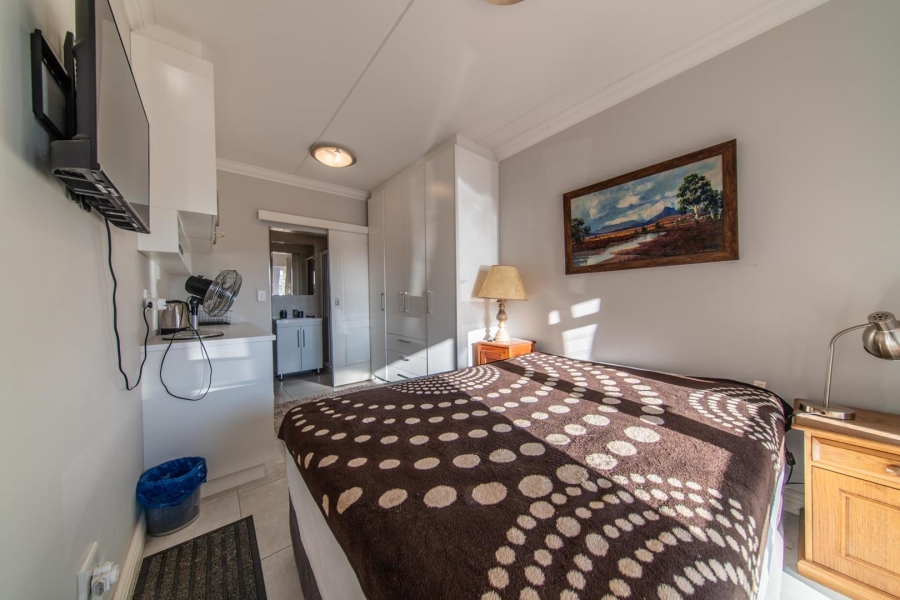 To Let 3 Bedroom Property for Rent in Koelenhof Western Cape